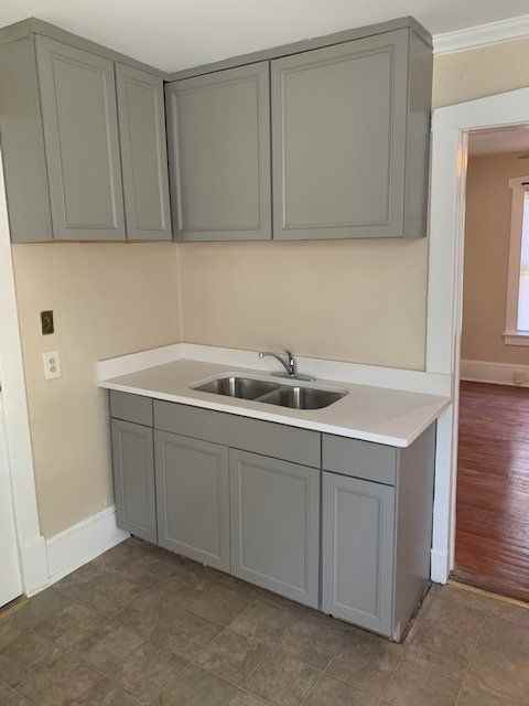 407 Biltmore St - Photo 5 of 17