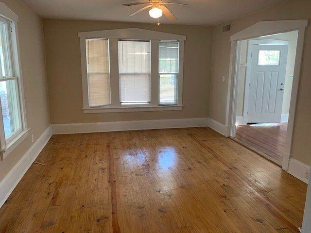 407 Biltmore St - Photo 7 of 17