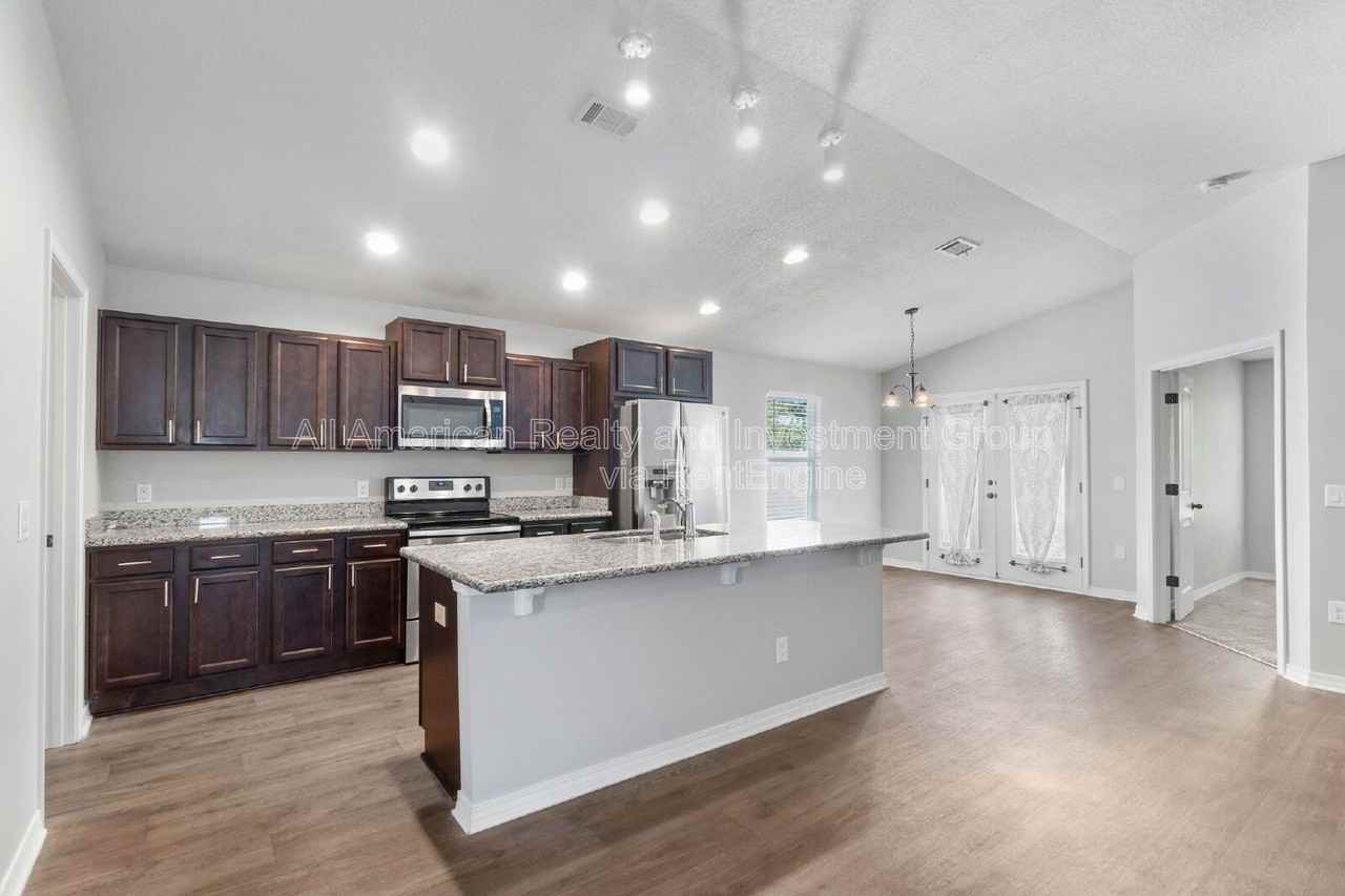 2432 Frontera St - Photo 6 of 29
