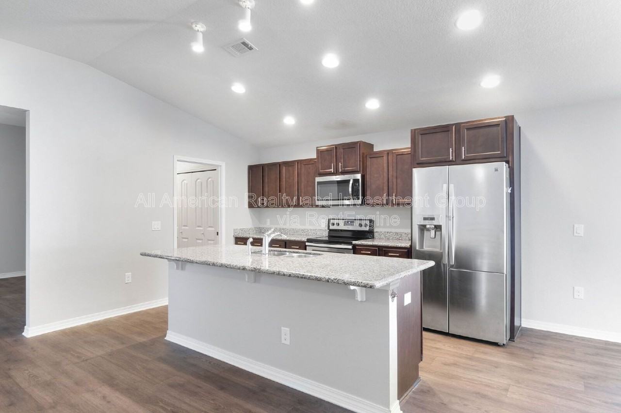 2432 Frontera St - Photo 7 of 29