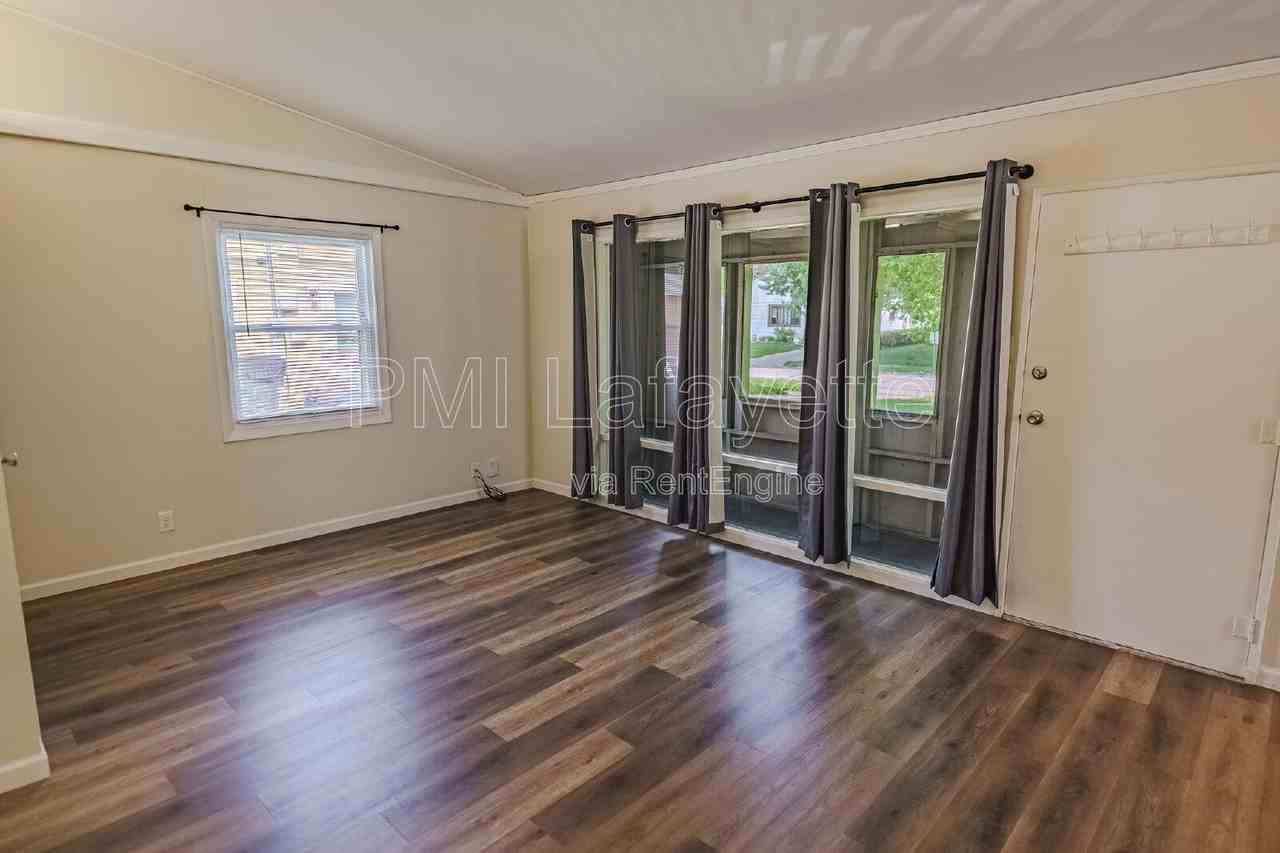 2760 Medford St - Photo 4 of 18