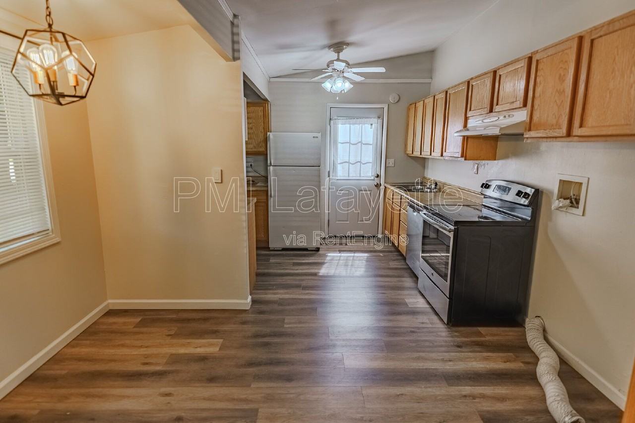 2760 Medford St - Photo 7 of 18