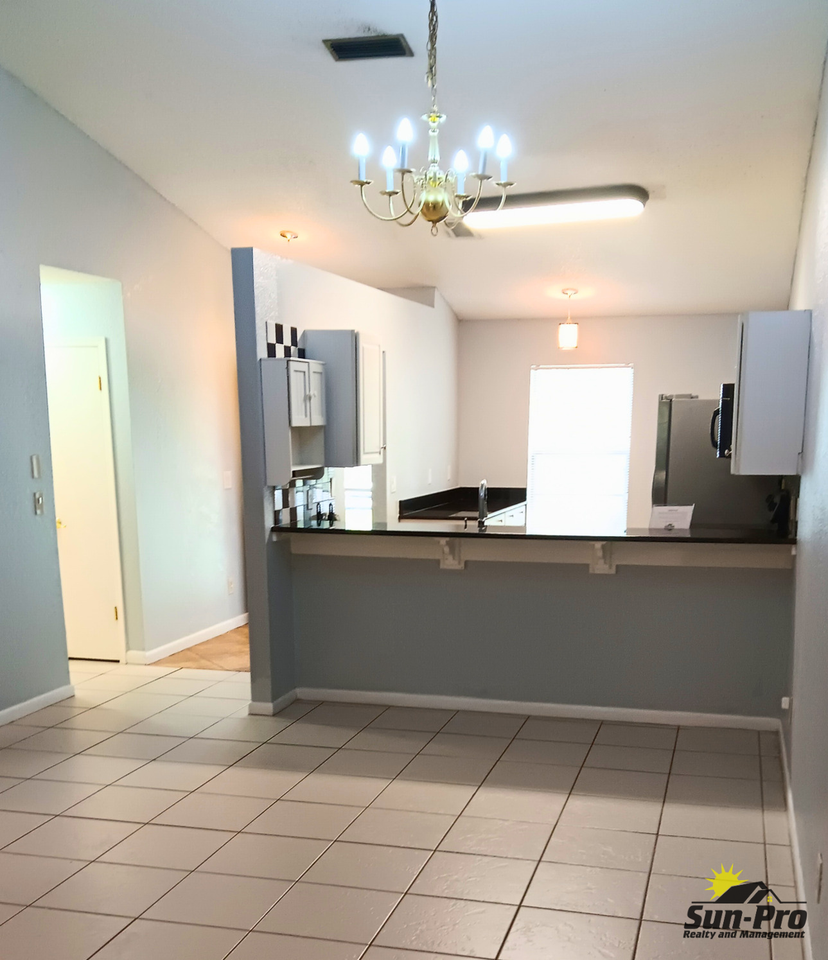 3748 Gatewood Dr - Photo 4 of 17