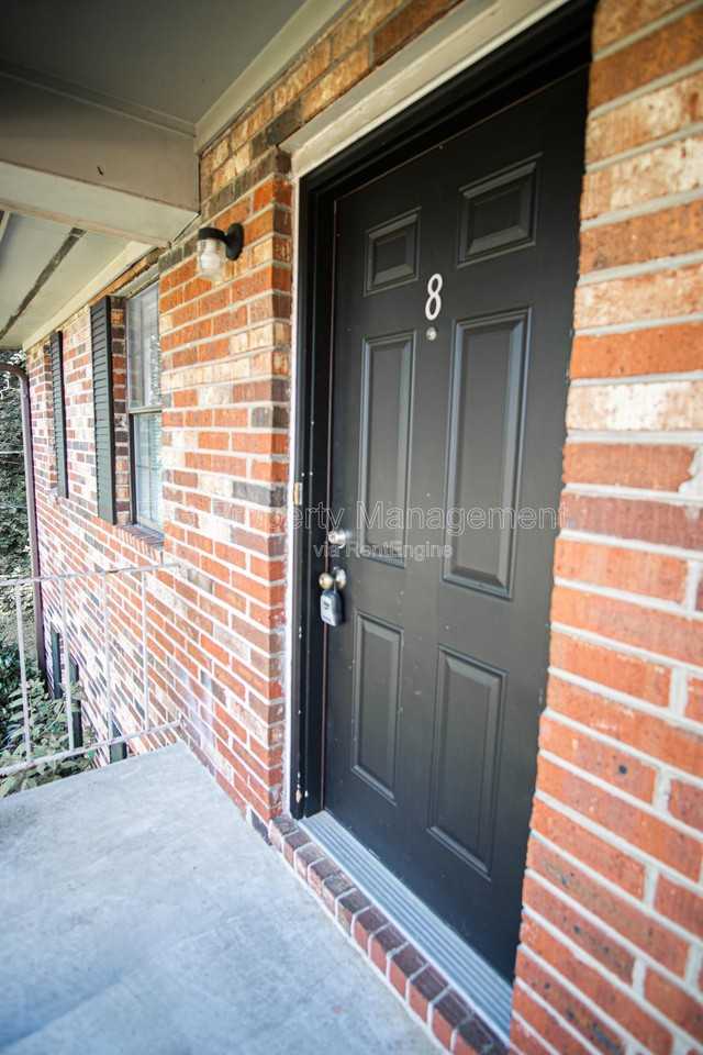 129 Hillcrest Dr #8
