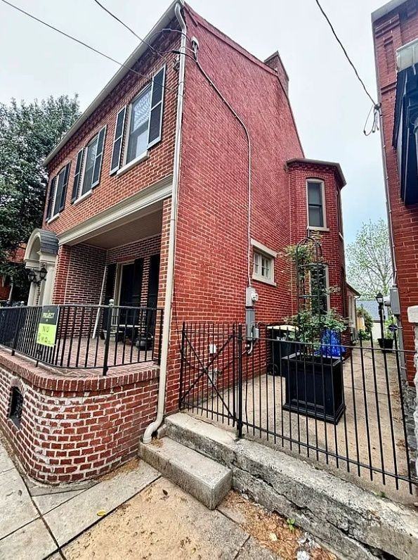 729 E Orange St - Photo 2 of 28