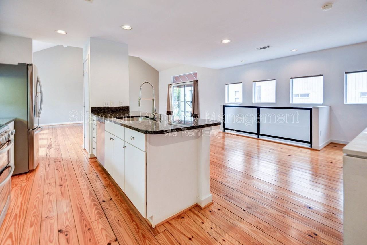 822 Ruthven St - Photo 3 of 21