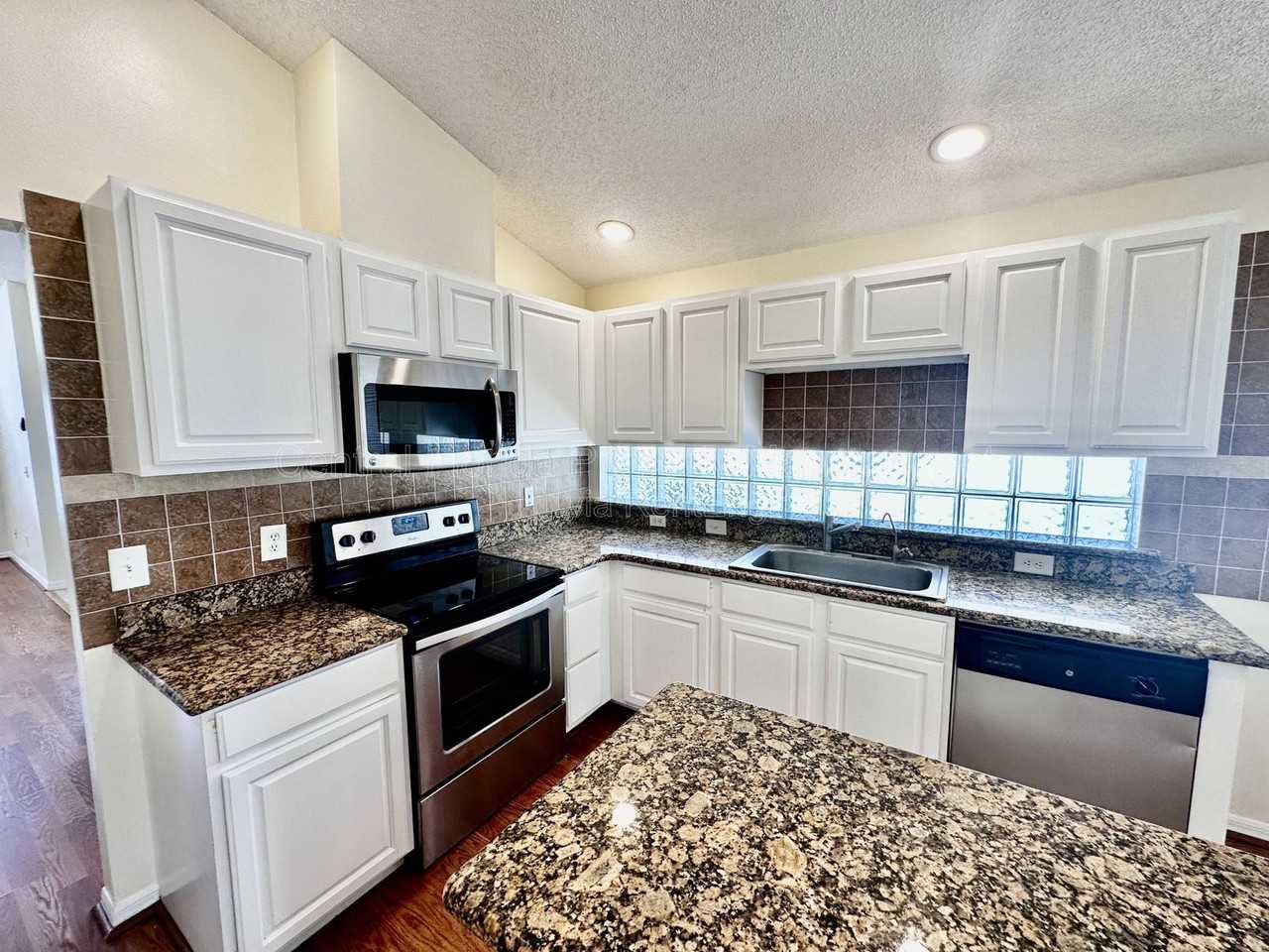 9217 Telfer Run - Photo 4 of 27