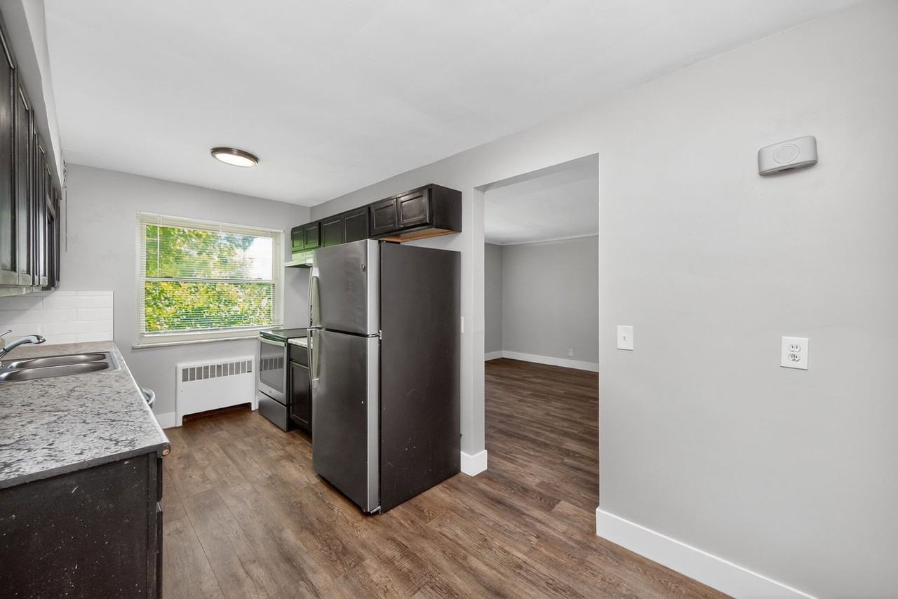 6612 Bantry Ave #8 - Photo 5 of 18