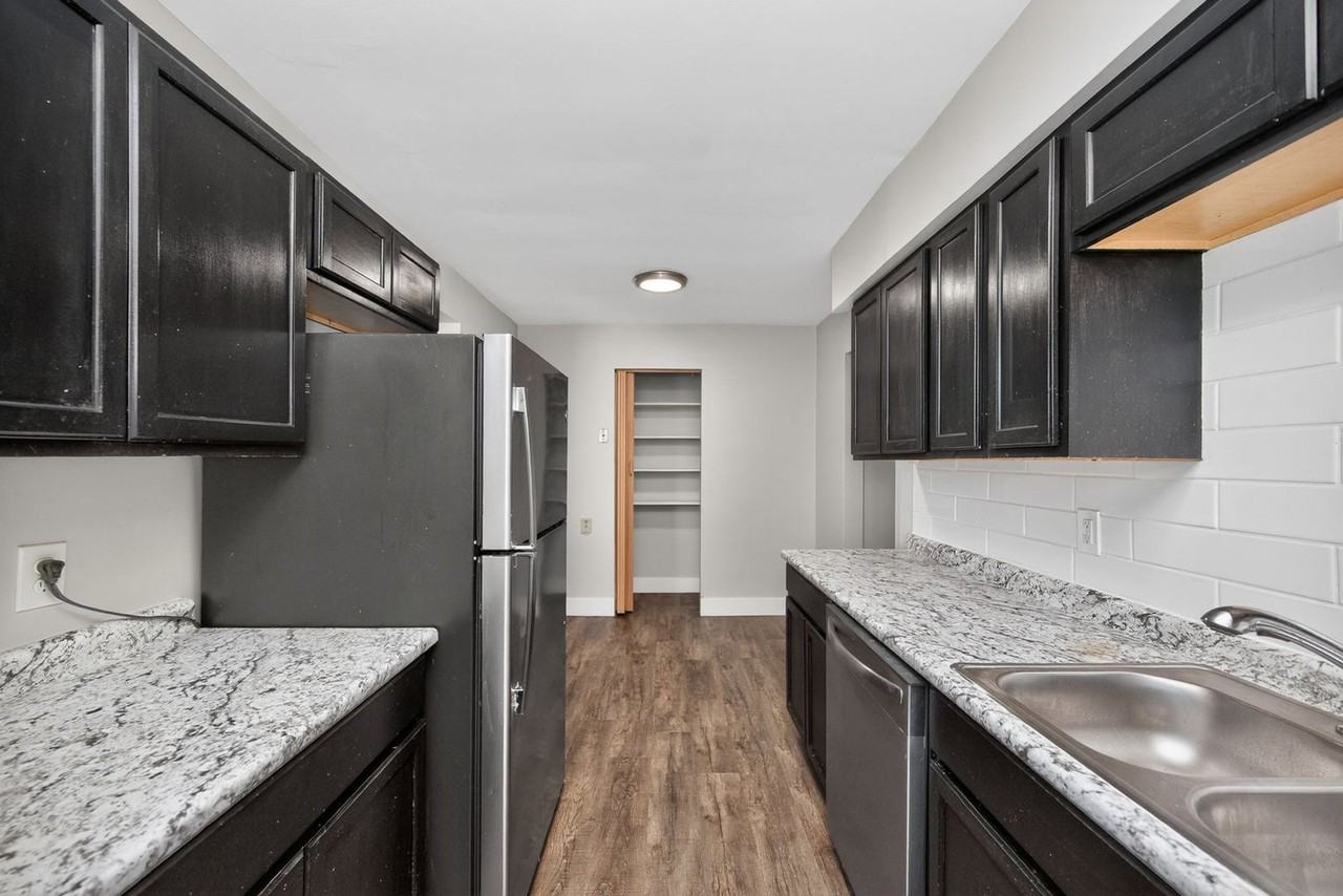 6612 Bantry Ave #8 - Photo 7 of 18