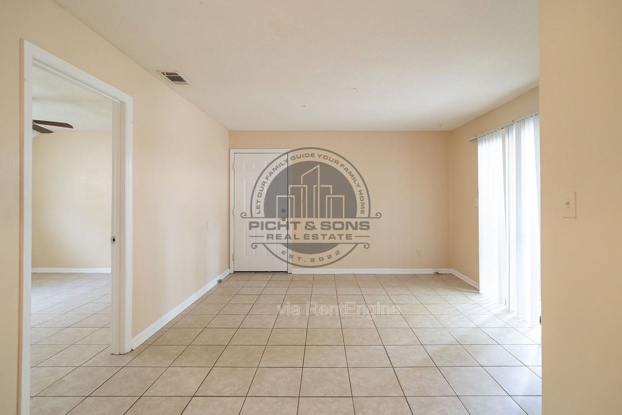 836 Richmond St #10 - Photo 3 of 12