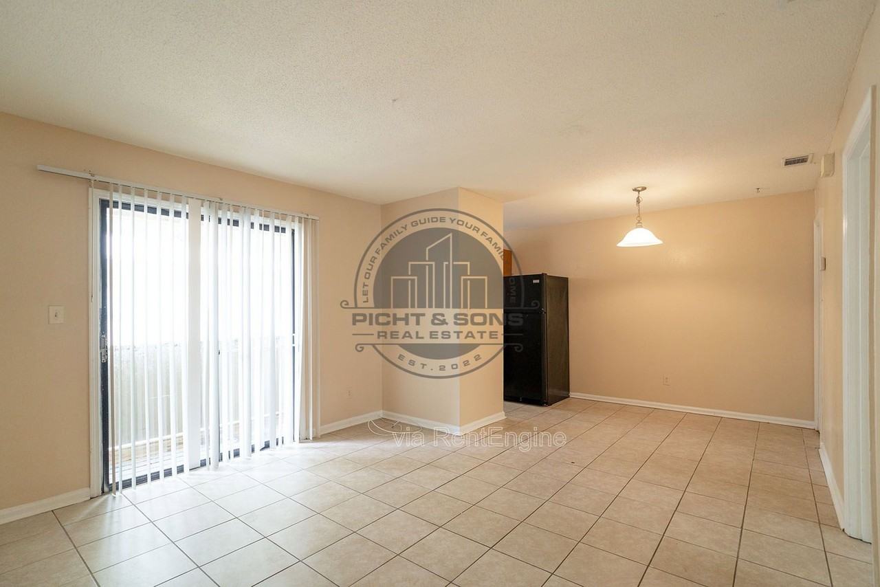 836 Richmond St #10 - Photo 4 of 12