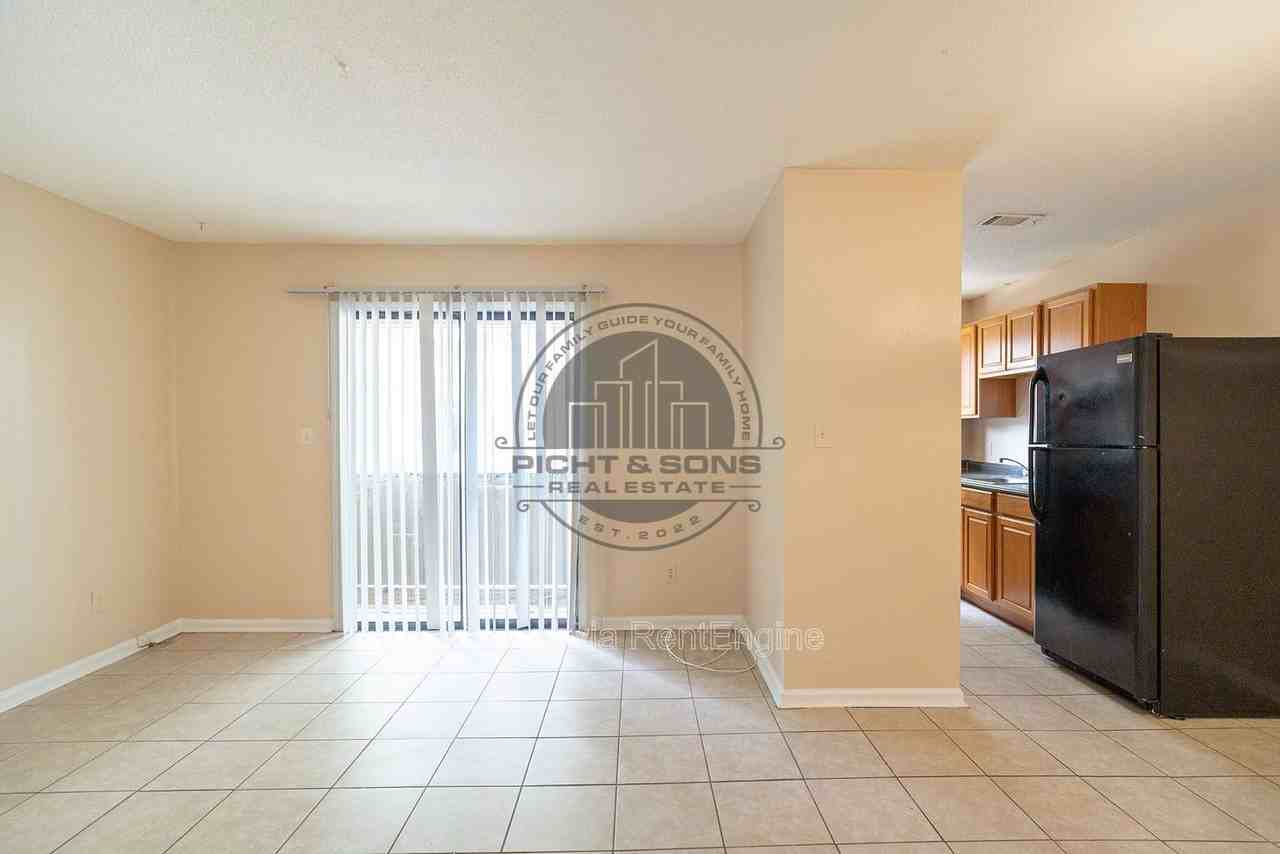 836 Richmond St #10 - Photo 5 of 12