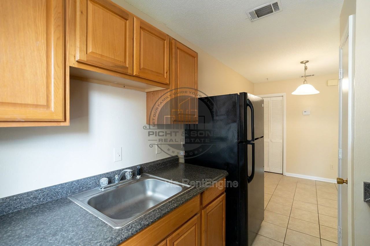 836 Richmond St #10 - Photo 7 of 12