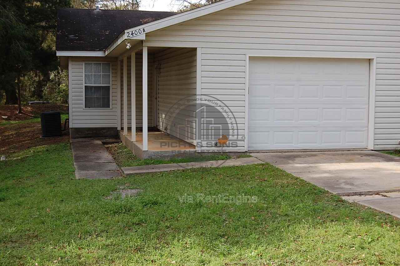 2400 Barcelona Ct - Photo 2 of 11