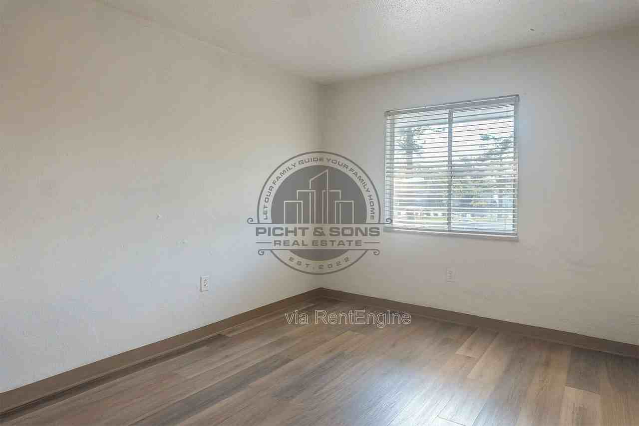 2765 W Tharpe St #210 - Photo 5 of 14