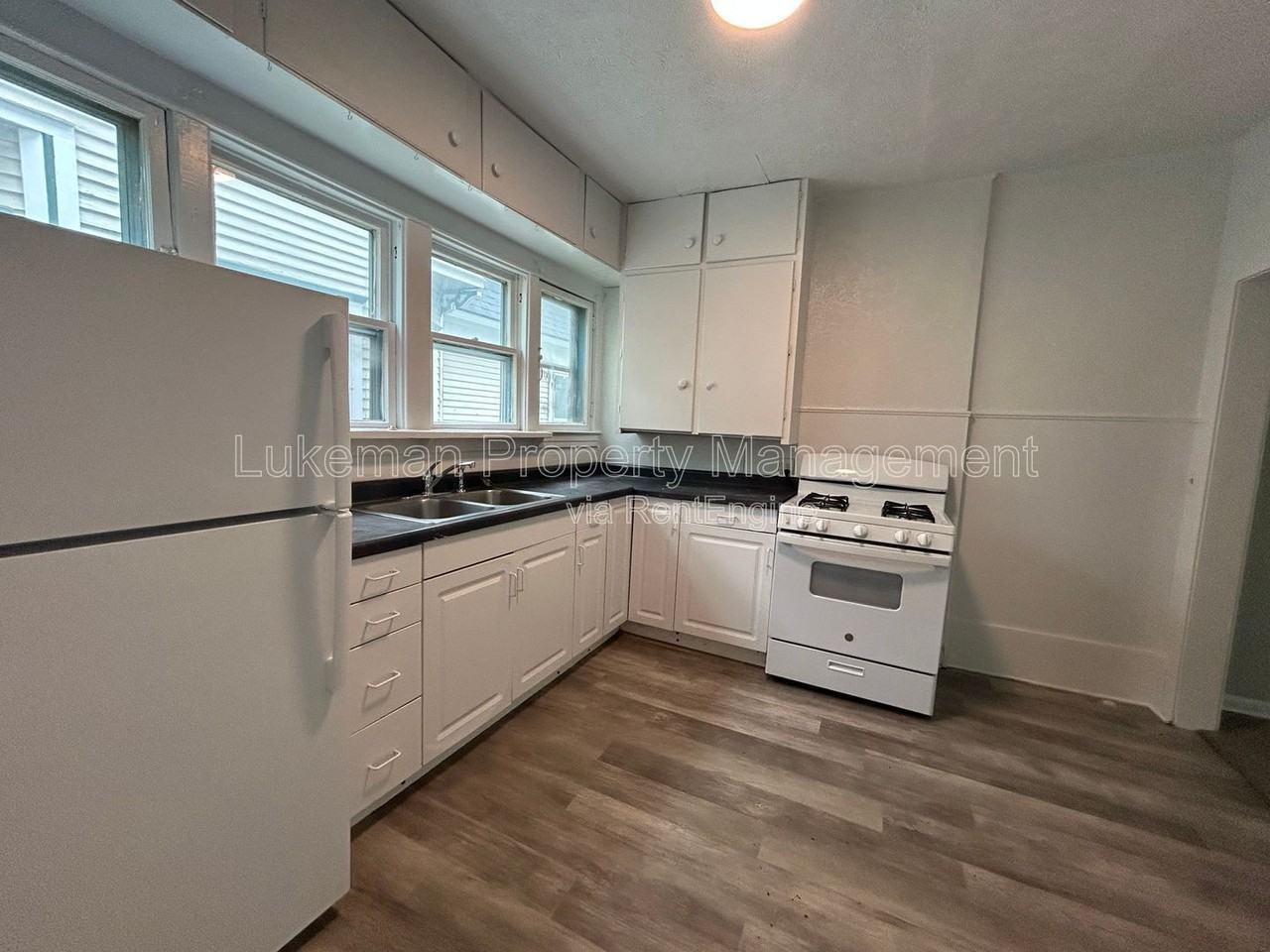 415 Davis St #2 - Photo 5 of 5