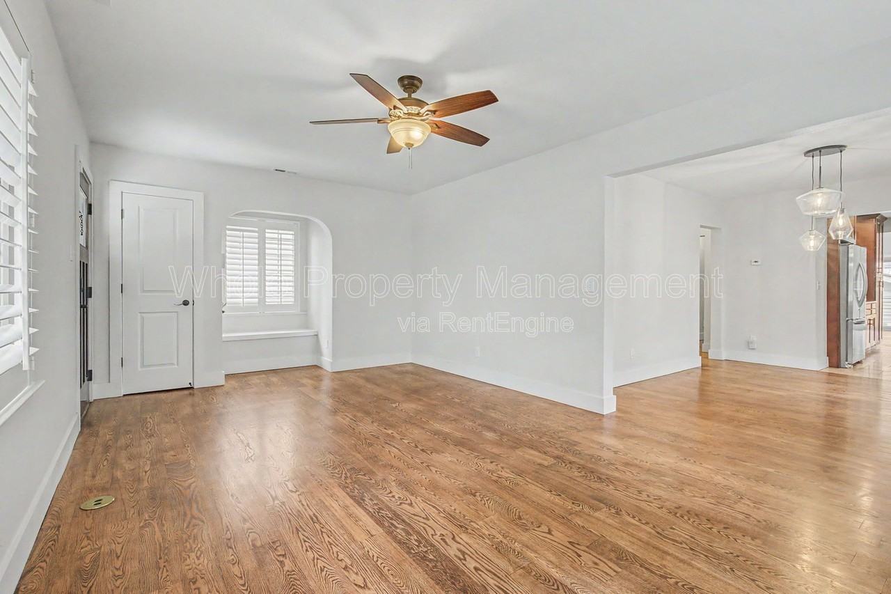 2514 Clermont St - Photo 5 of 33