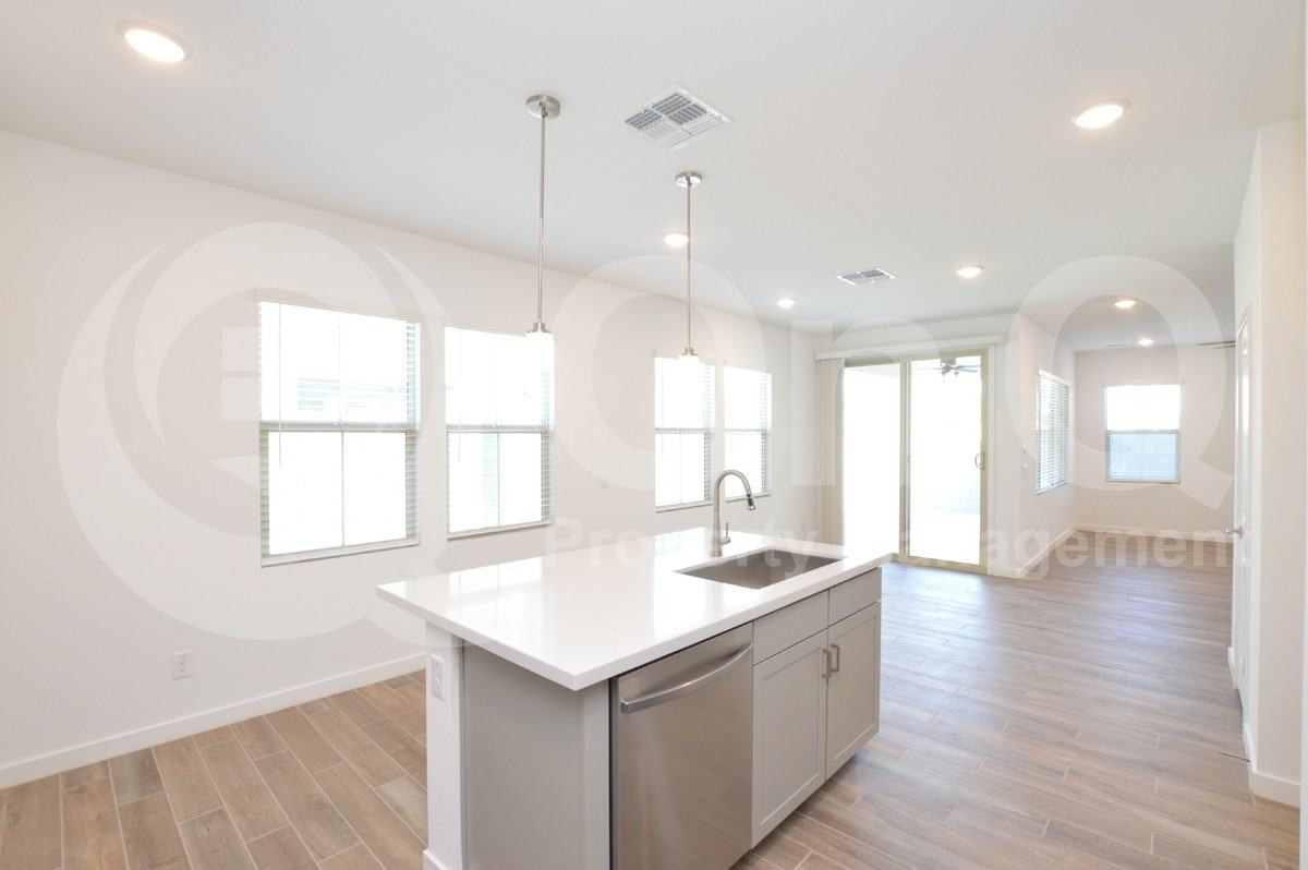 9244 E Sphere Ave - Photo 6 of 30
