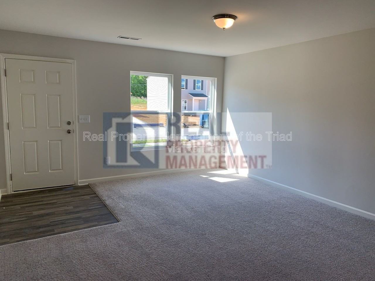 4100 Devonwood Ct - Photo 2 of 18
