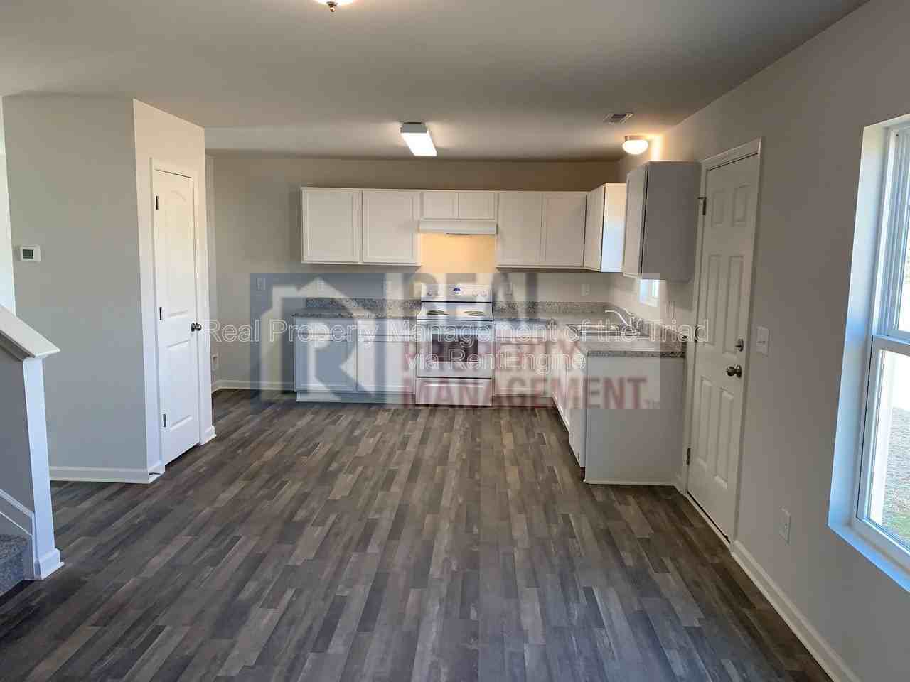 4100 Devonwood Ct - Photo 5 of 18