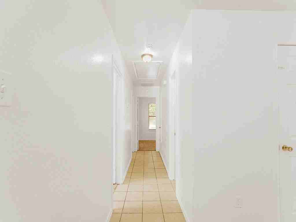 315 Isbell Rd - Photo 5 of 20