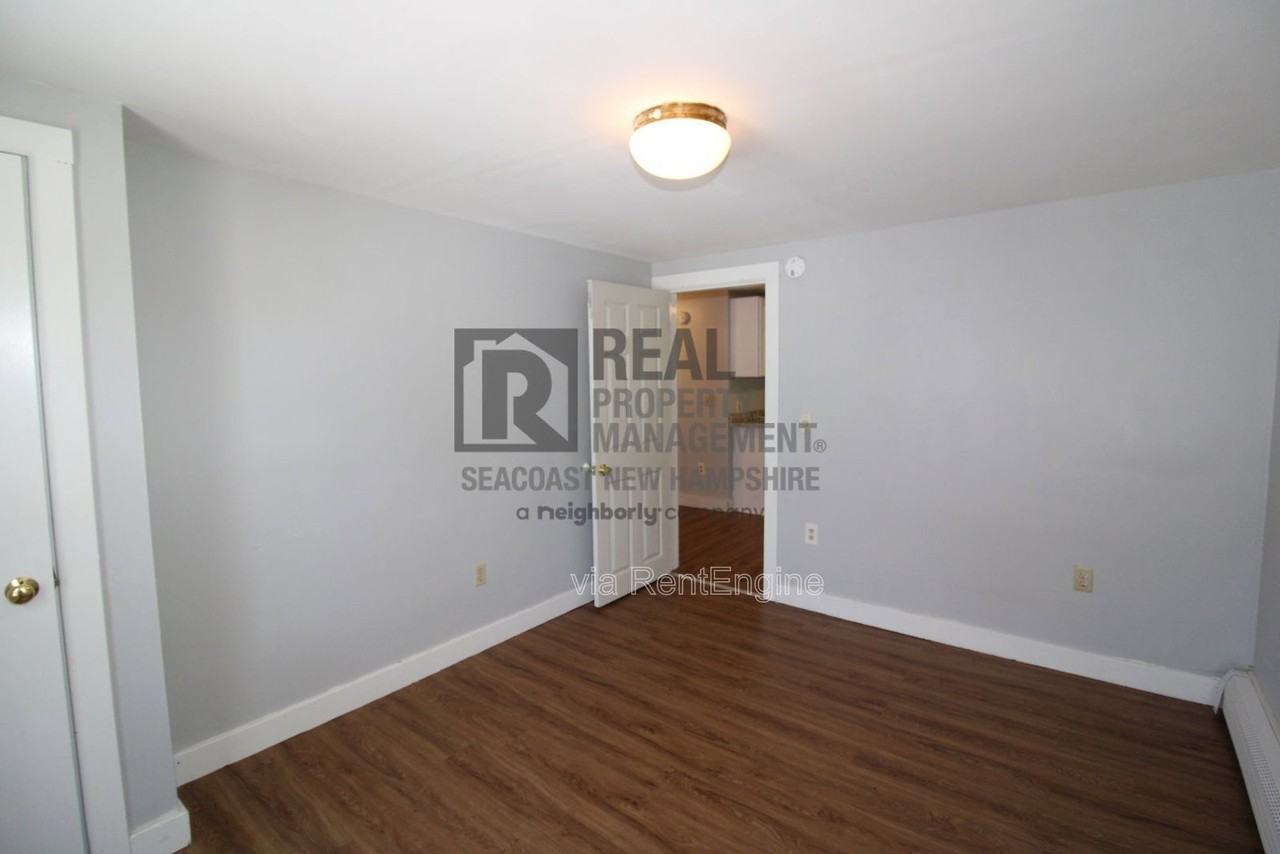 11 Maple St #B - Photo 3 of 14