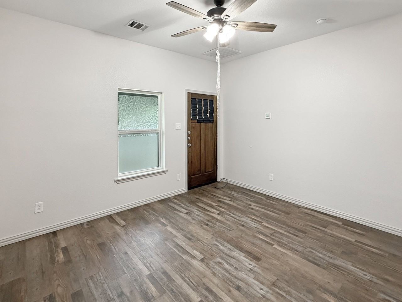 2424 Mckinley Ave - Photo 4 of 14