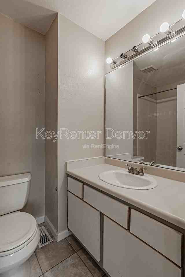 1099 S Walden Way #101 - Photo 4 of 50