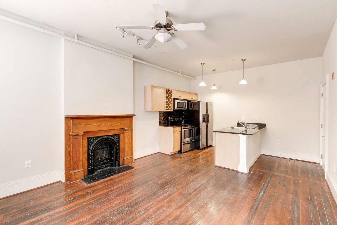1321 1/2 E Main St #215 - Photo 3 of 14