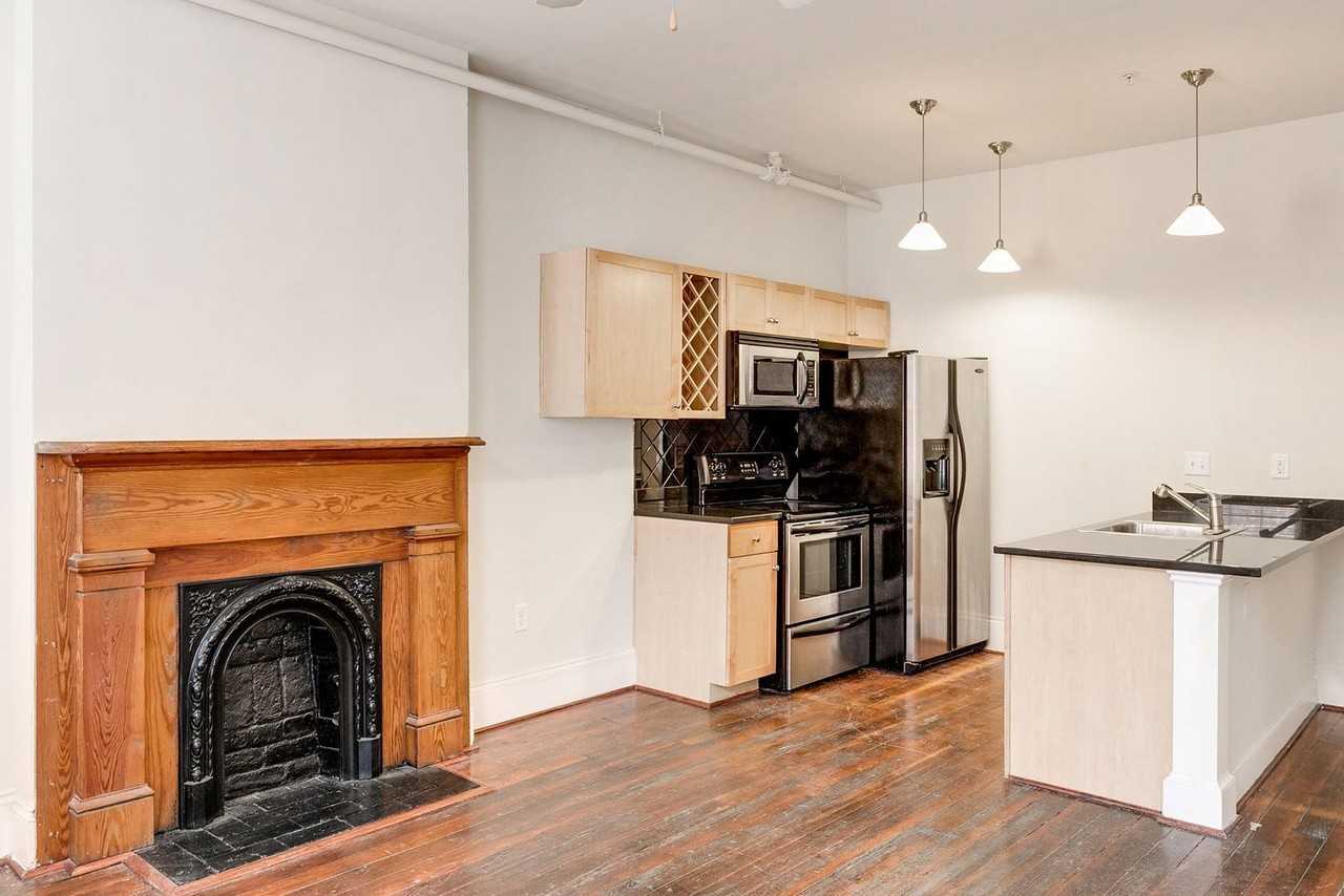 1321 1/2 E Main St #215 - Photo 4 of 14