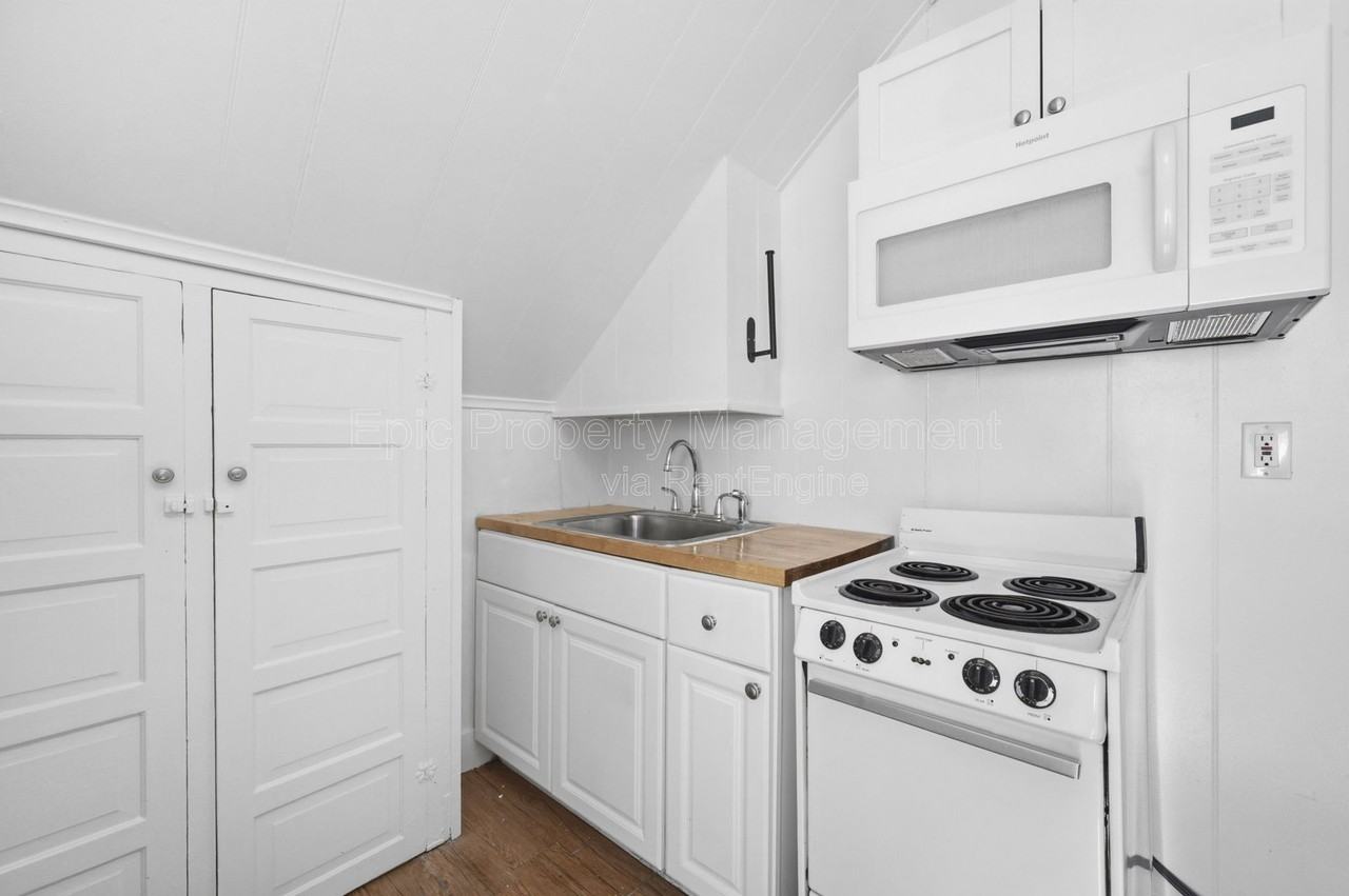 1511 E Harry Ave #1513 - Photo 2 of 8