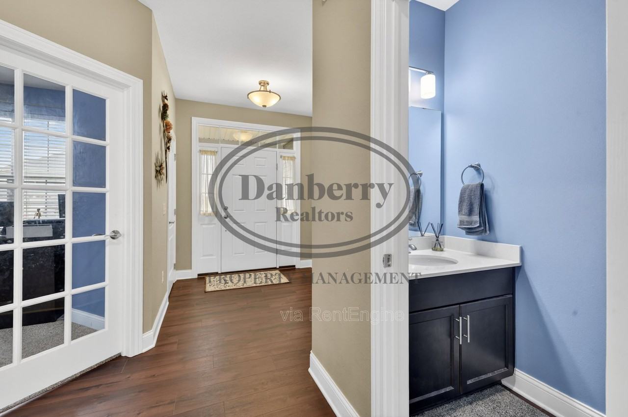 24989 Reddington Ct - Photo 4 of 46