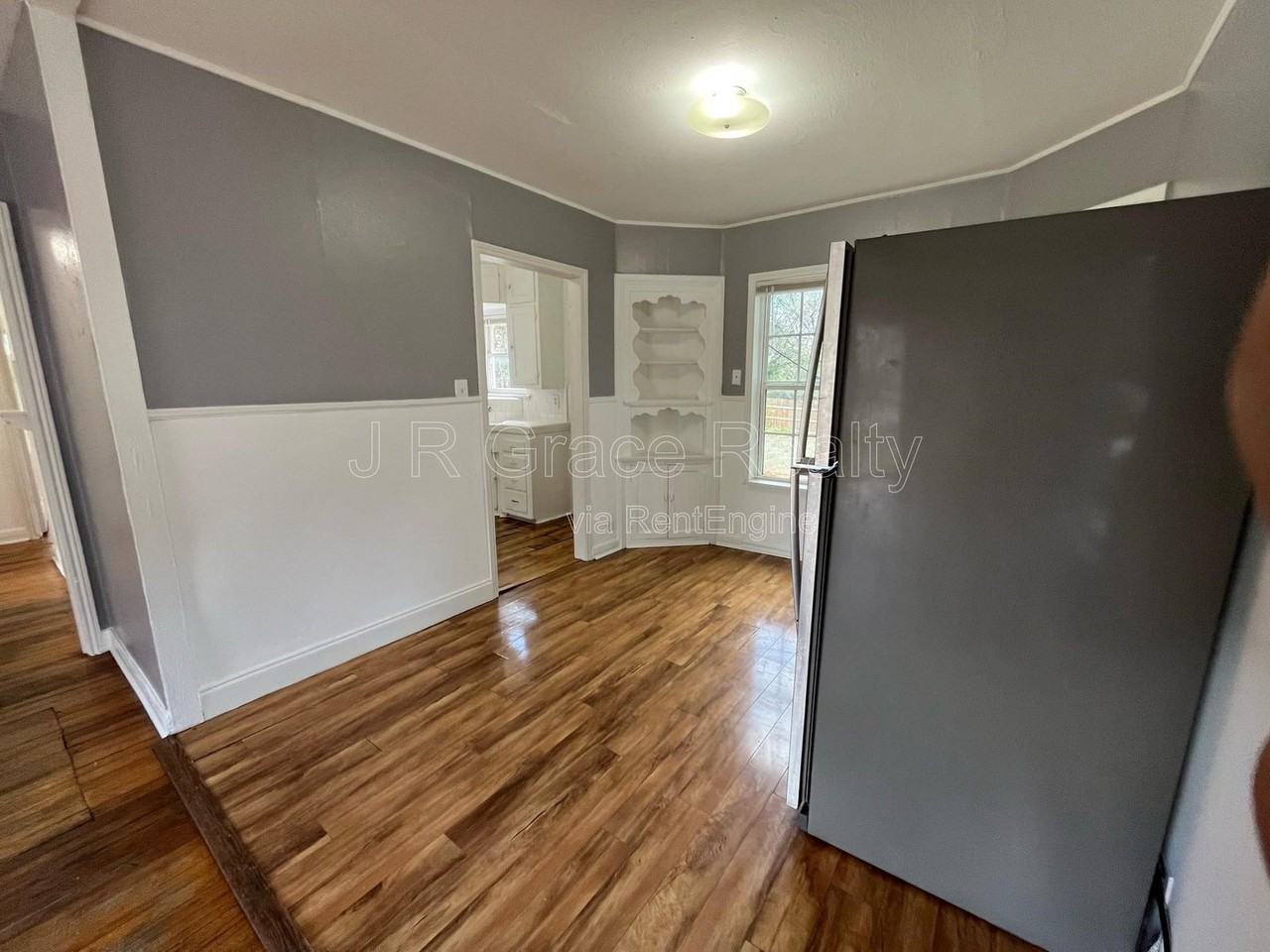 2805 Mitchell Ave - Photo 2 of 13