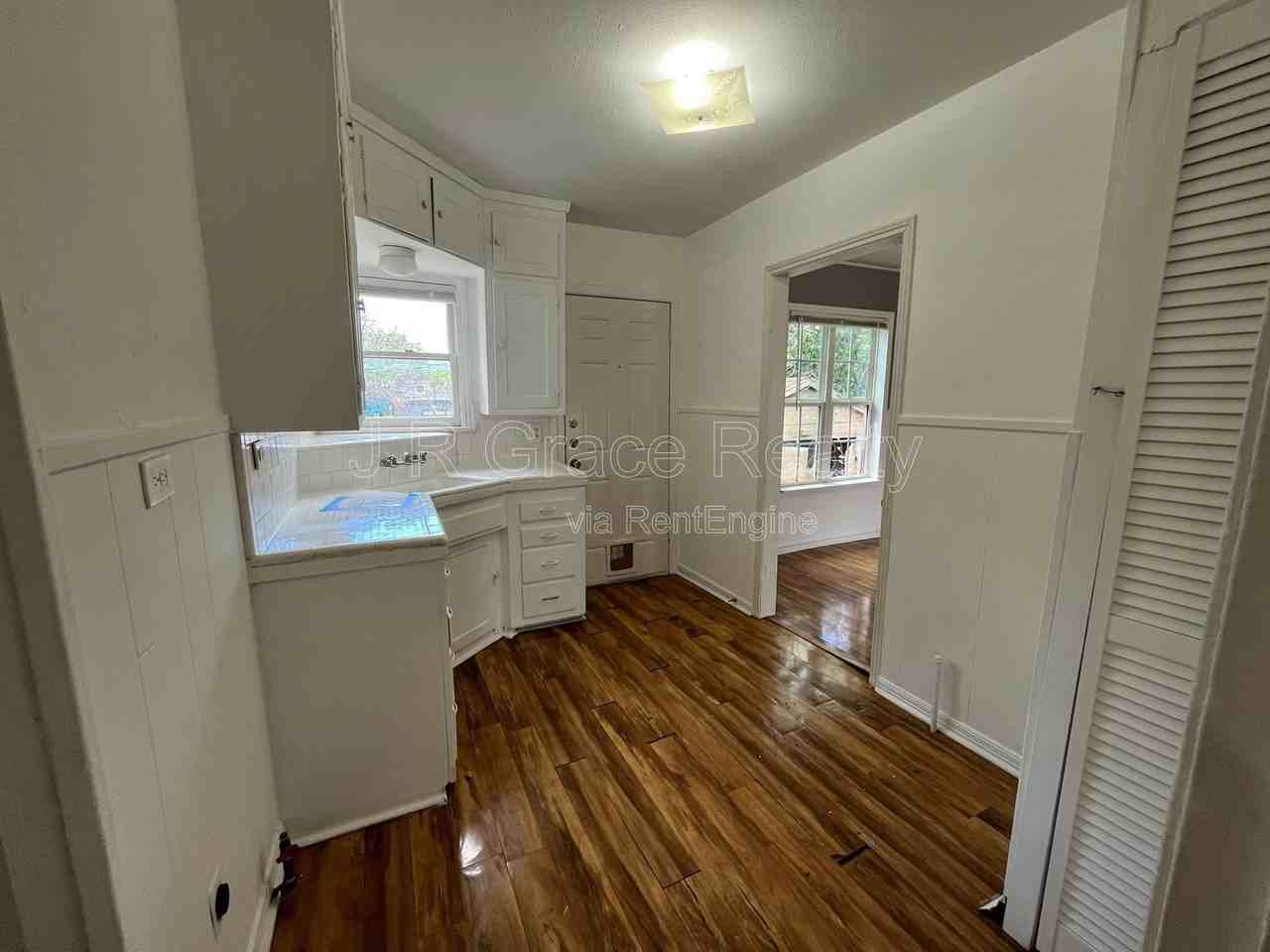 2805 Mitchell Ave - Photo 5 of 13