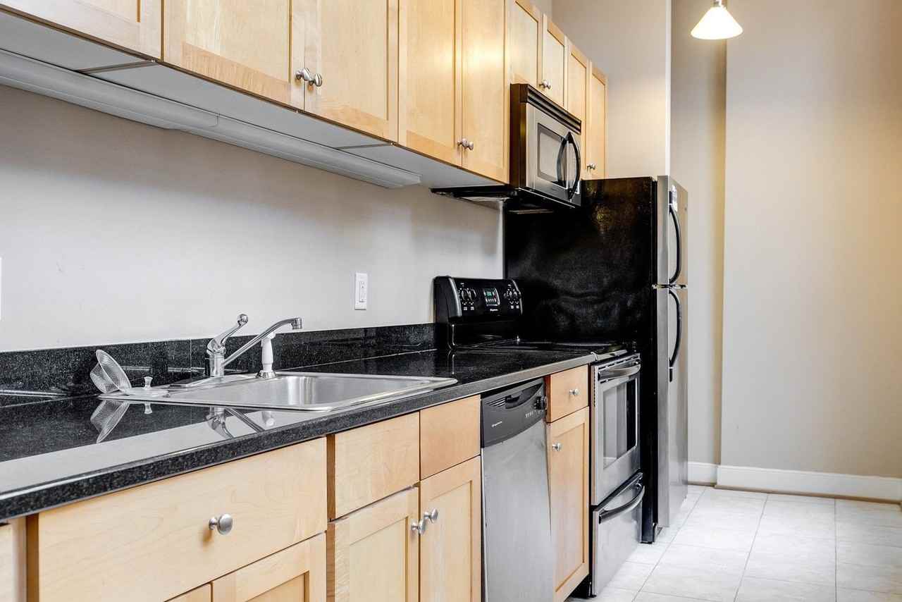 1321 1/2 E Main St #205 - Photo 3 of 20