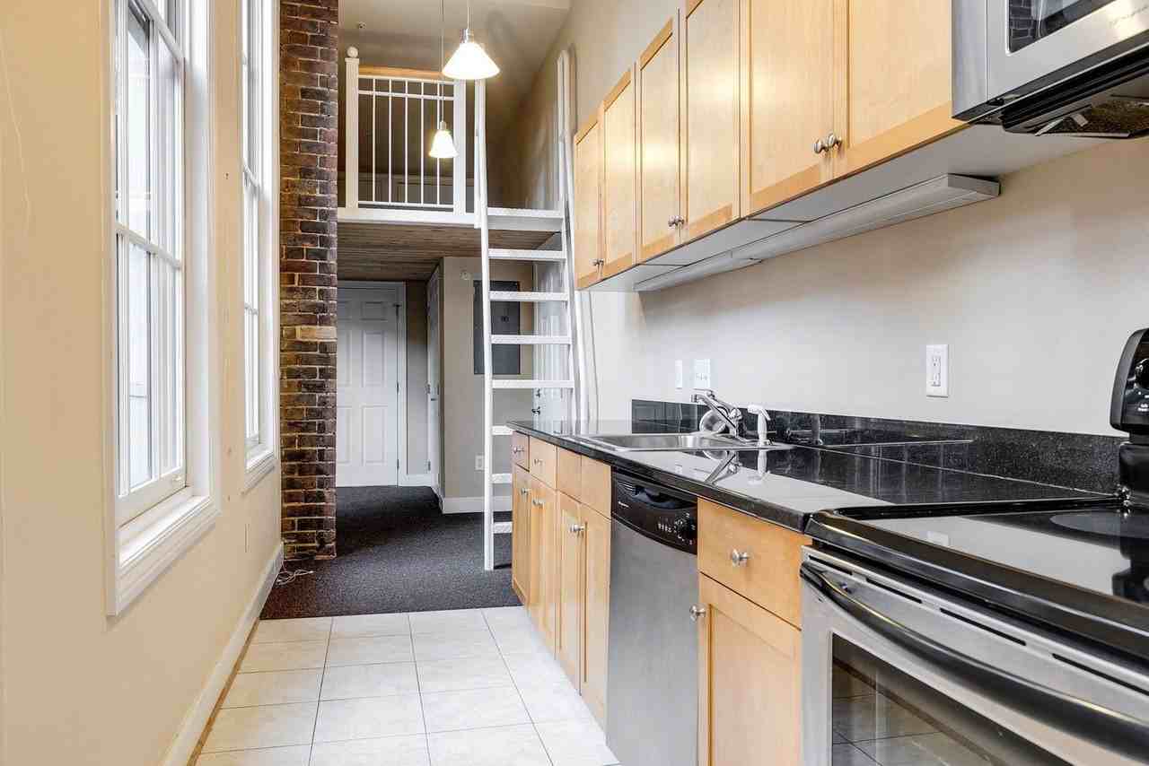 1321 1/2 E Main St #205 - Photo 4 of 20