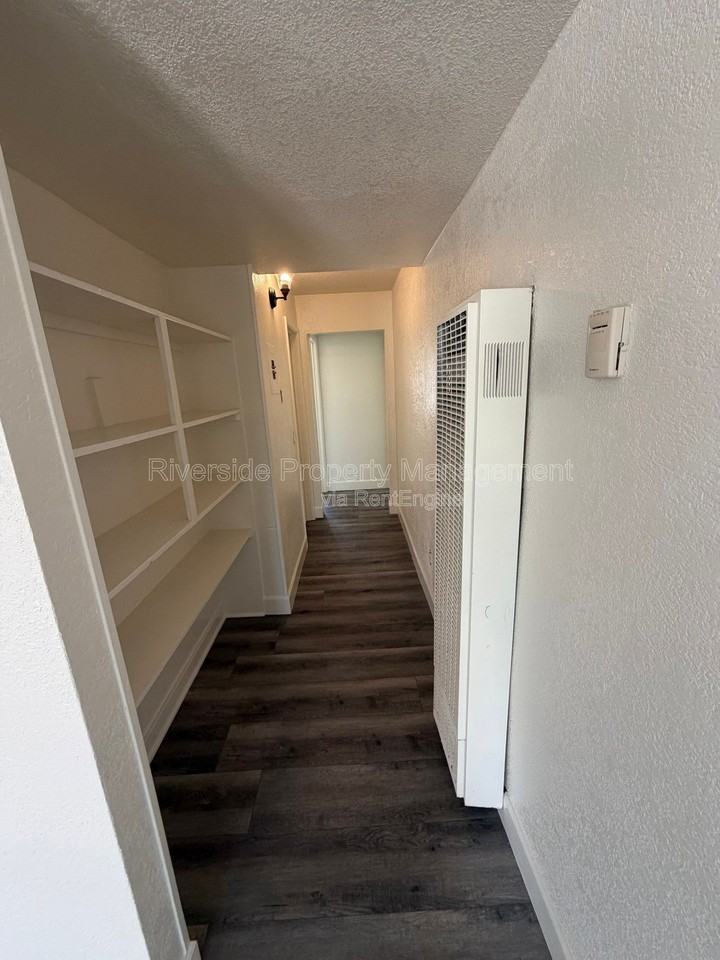 1221 Villa St #A - Photo 6 of 10