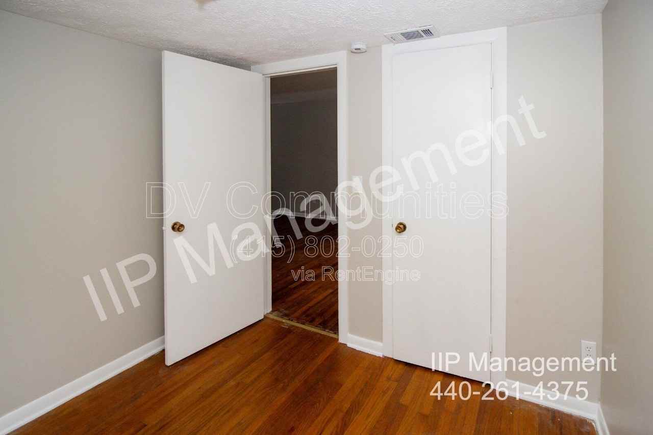 6177 Iroquois Trl - Photo 5 of 19