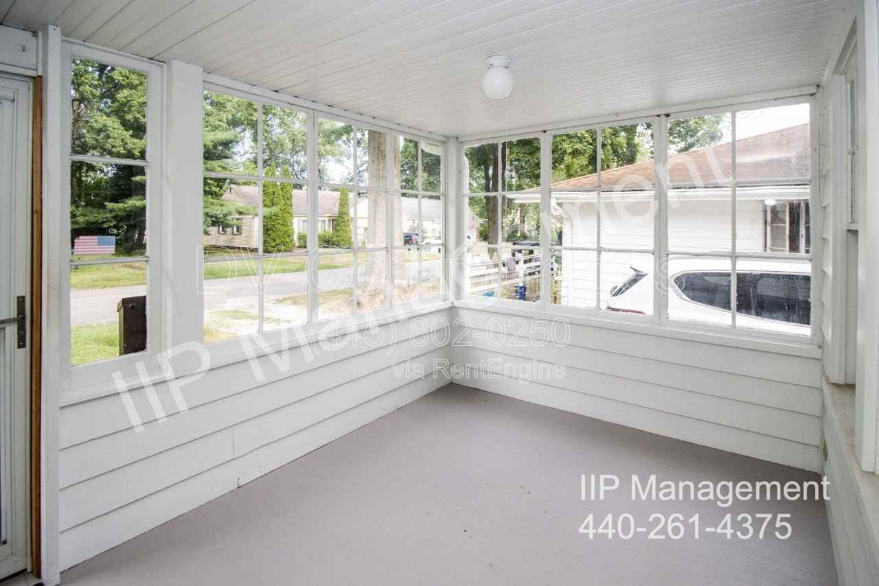 6177 Iroquois Trl - Photo 7 of 19