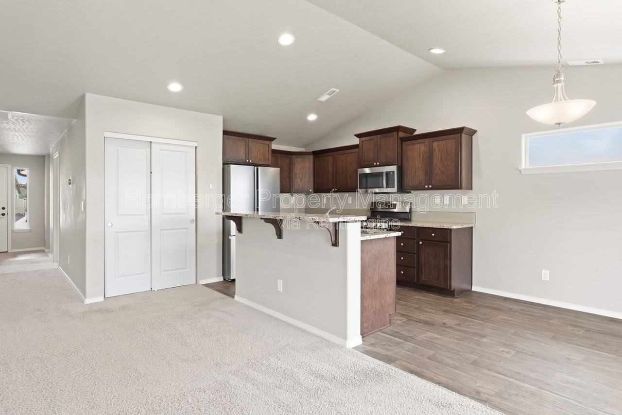5618 S Sherri Lea Rd - Photo 7 of 35