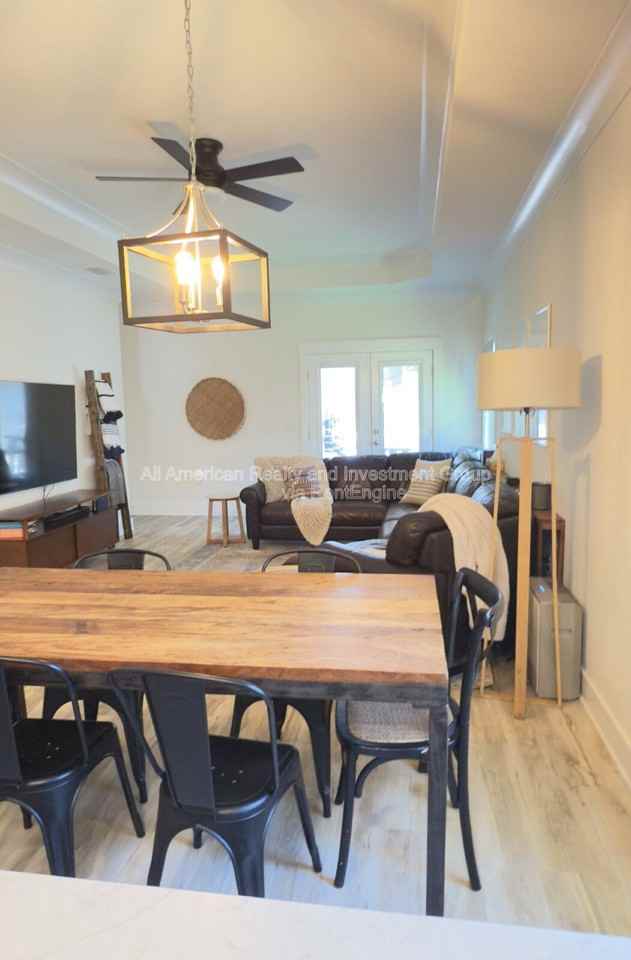 1405 Hickory St - Photo 6 of 12