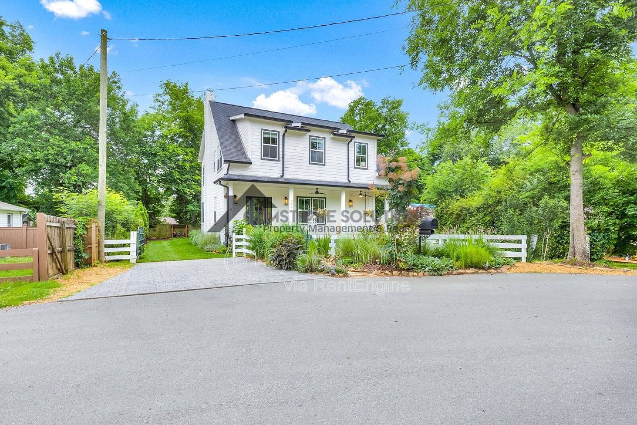 704 W End Cir - Photo 2 of 50