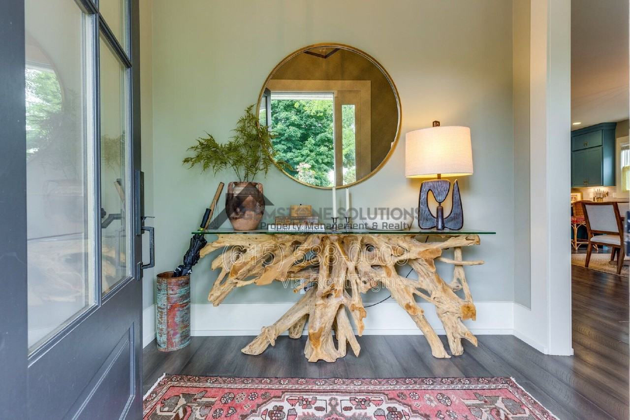 704 W End Cir - Photo 6 of 50