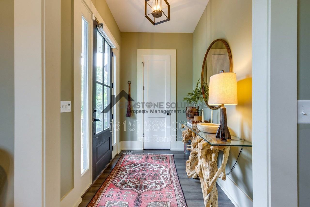 704 W End Cir - Photo 7 of 50
