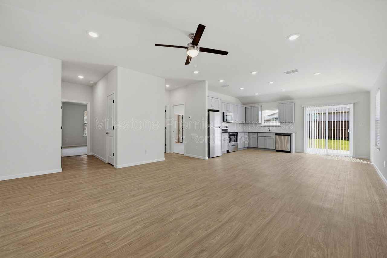 1819 Boxwood Dr - Photo 6 of 25