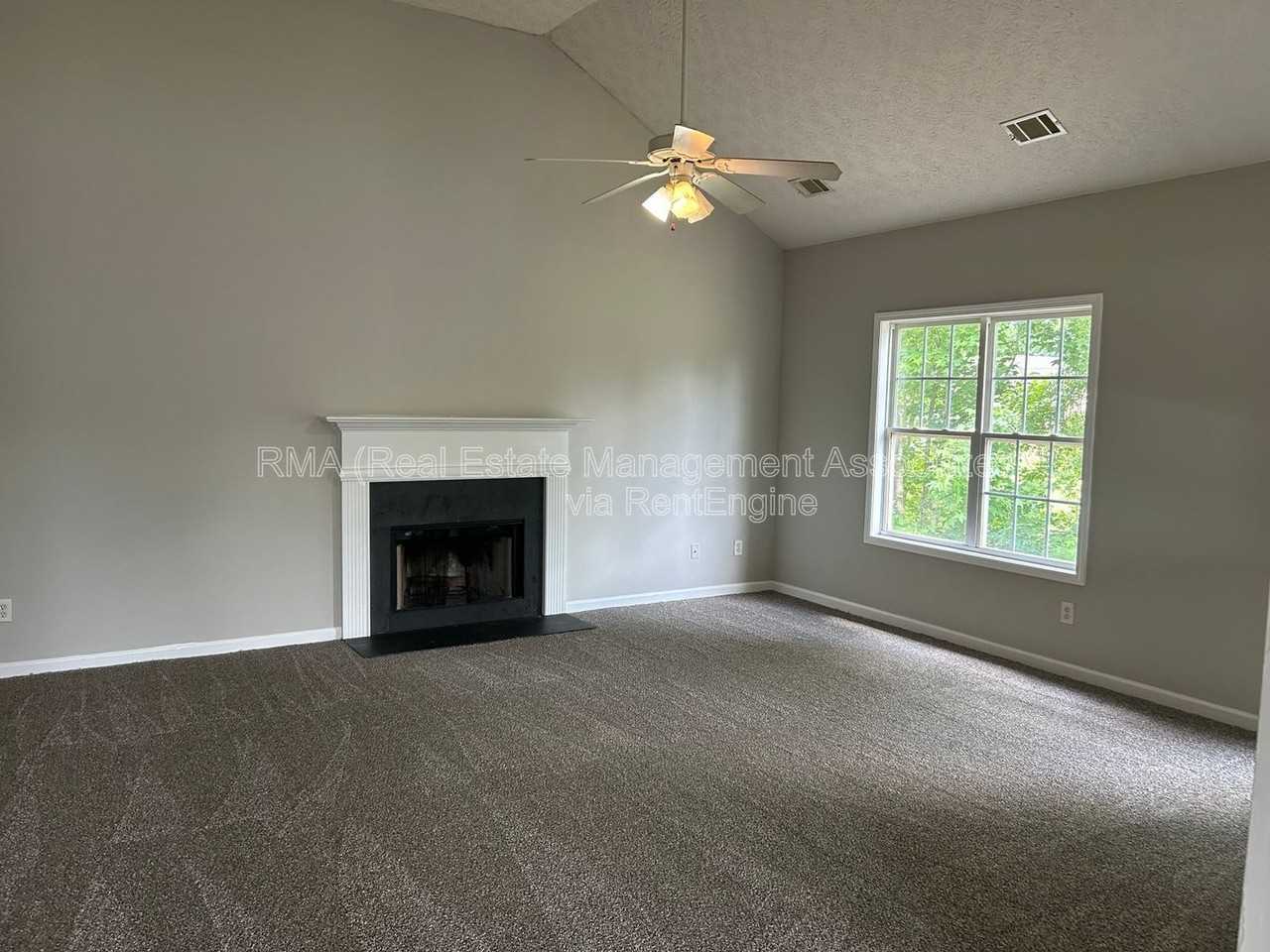 216 Sammy Cir - Photo 2 of 8