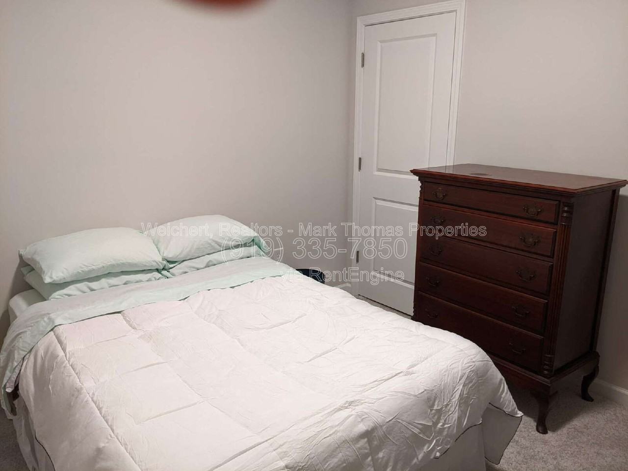 1035 Manorhaven Dr - Photo 4 of 20