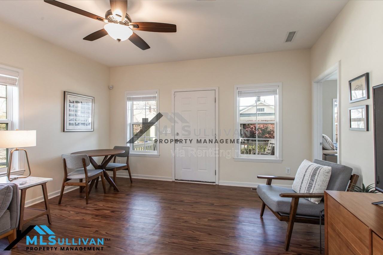 1208 Wall St - Photo 5 of 17