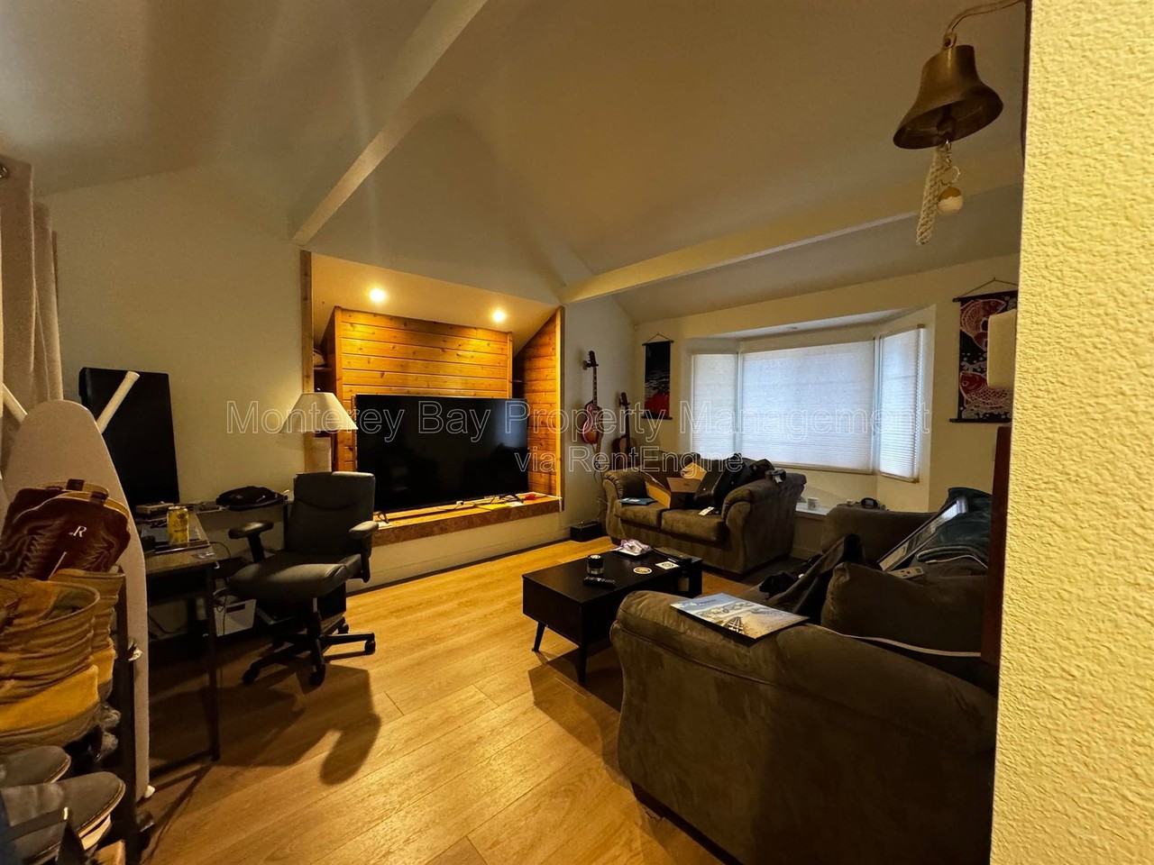 706 Crocker Ave - Photo 2 of 6