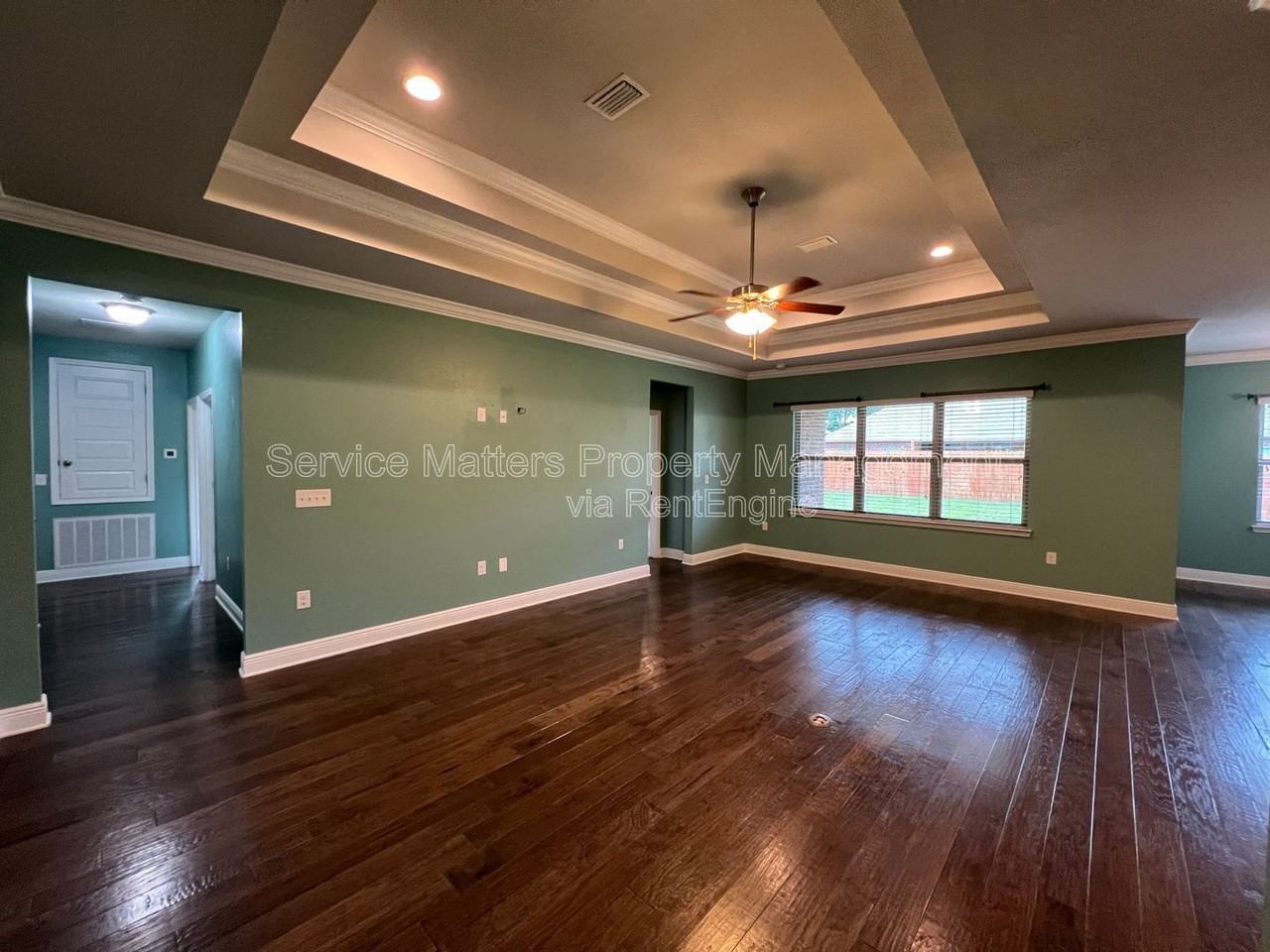 4533 Oak Orchard Cir - Photo 6 of 32